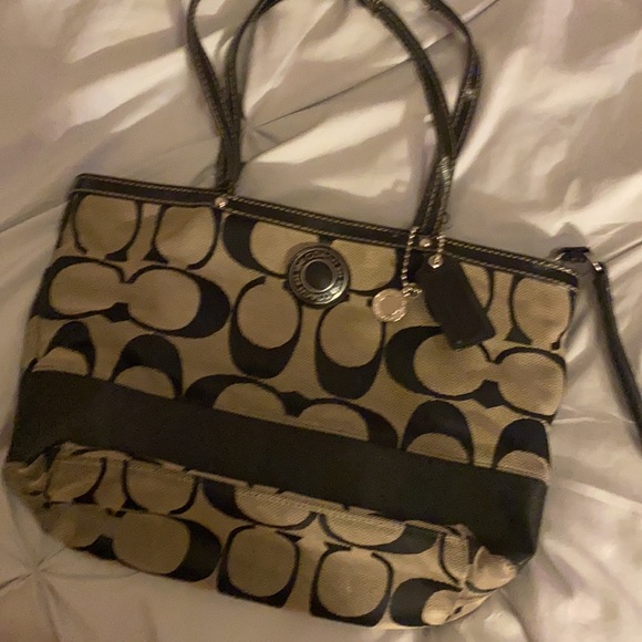 COACH 👛 🌺💕👛 - Picture 5 of 8